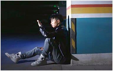 永不失联的爱吉他谱_周兴哲_D调指法弹唱谱图片