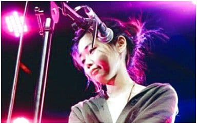 出山吉他谱_花粥_E调指法拍弦版弹唱谱