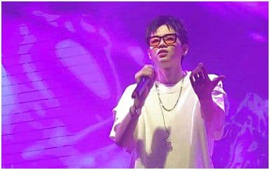 自闭男孩吉他谱_刘思鉴_C调指法原版弹唱谱